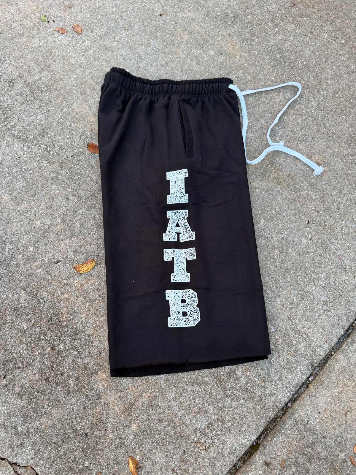 I AM TRENDING SWEATSHORTS