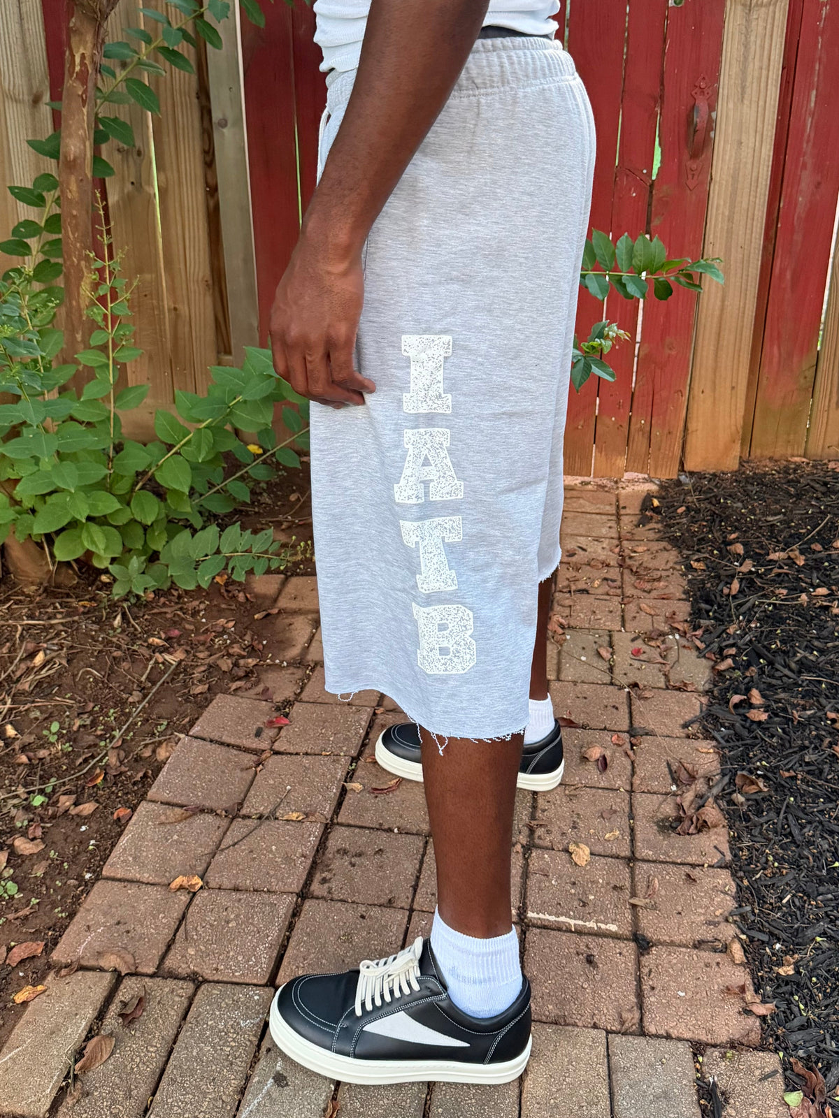 I AM TRENDING SWEATSHORTS